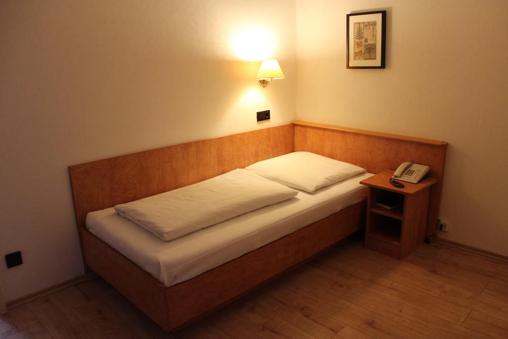 Hotel Gaya Bad Soden am Taunus Zimmer foto